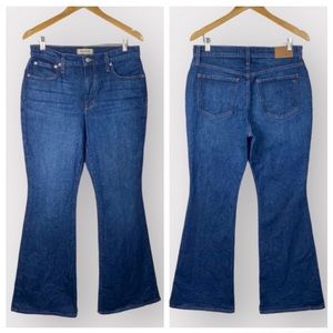 Madewell | The Petite Perfect Vintage Flare Jean in Beaucourt Wash 29